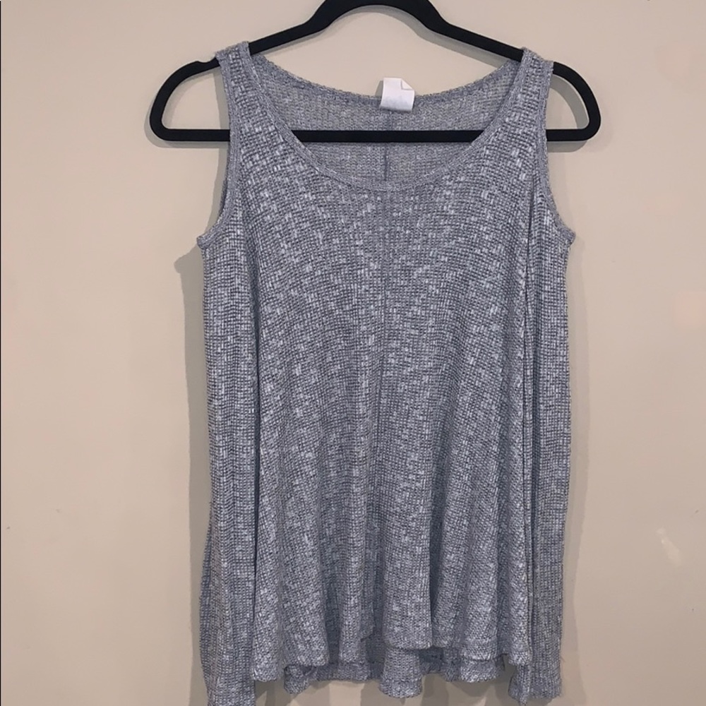 Long Sleeve Shoulder Cut!